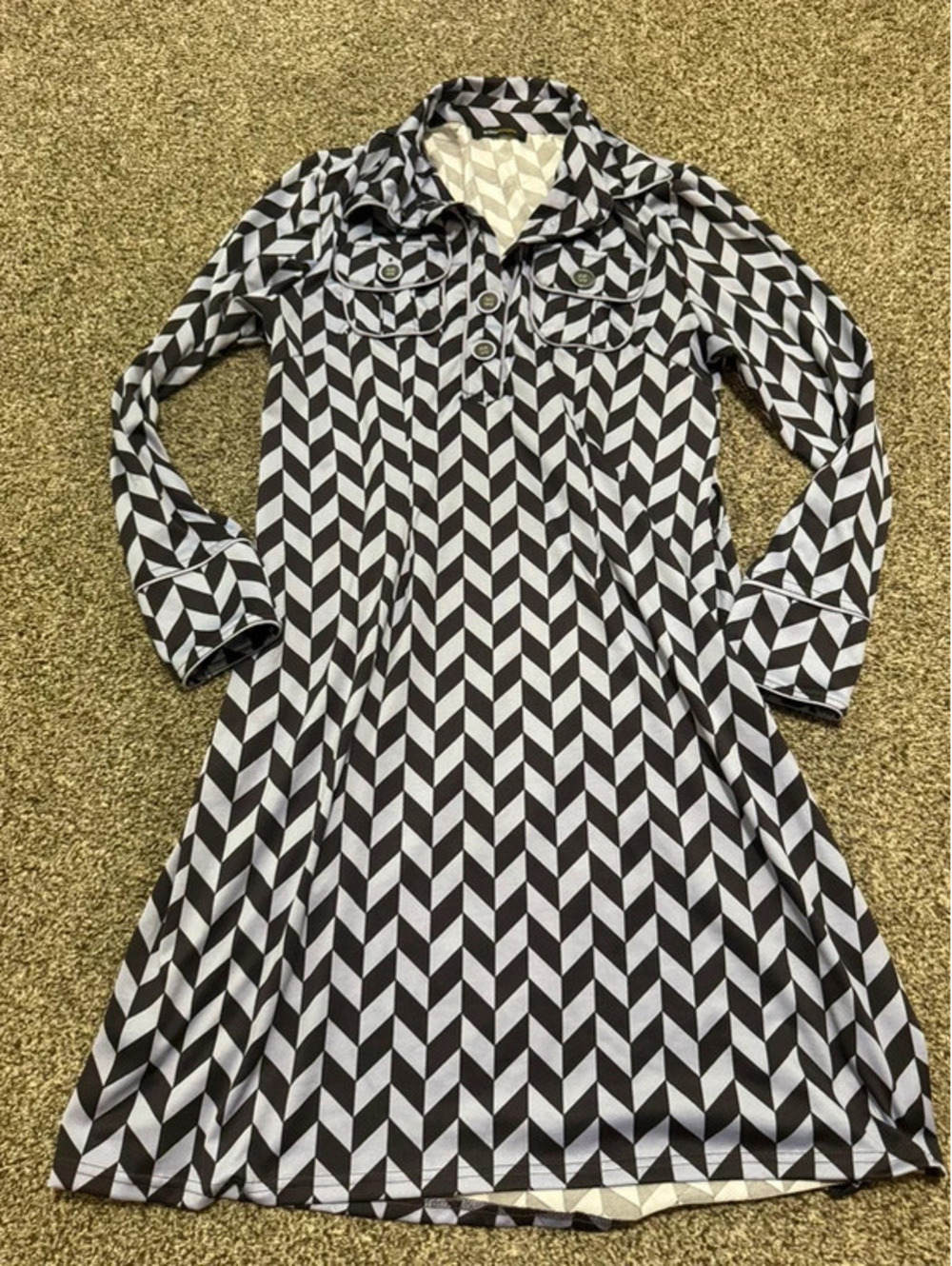 BCBG Max Azria womens XS black white geometric long sleeve shirt dress